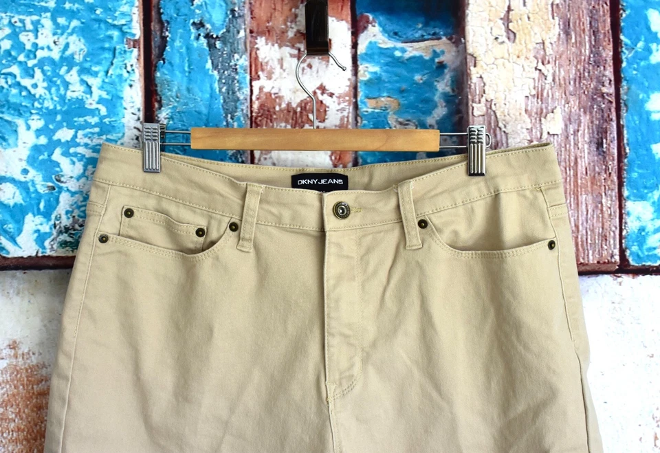 Pantalones Cortos de Mujer DKNY Jeans Elásticos con Cinturón TALLA 14 Beige seminuevos Foto 2 de 4