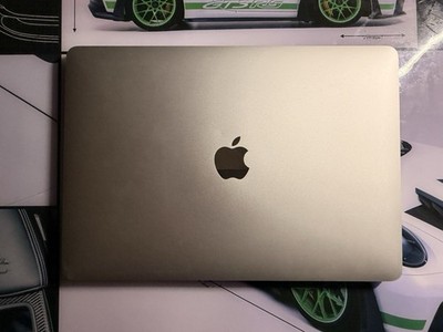 Apple MacBook Pro 2020 A2289 13    Intel I5, 500Gb, 16Gb RAM - Backlight Defekt