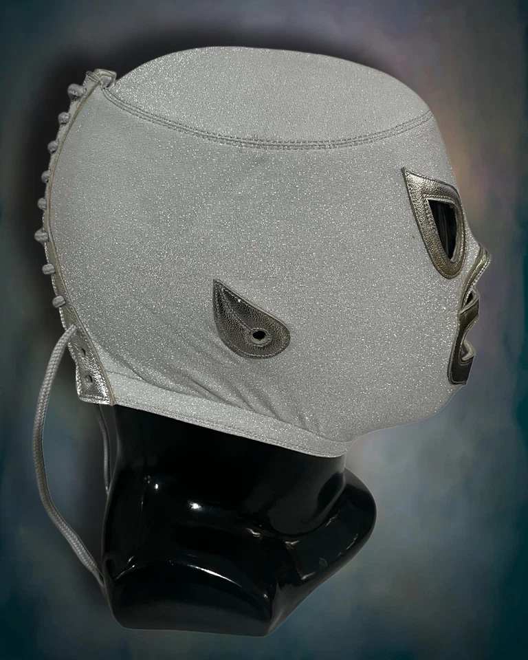 Máscara de lucha libre profesional El Santo Lucha Libre - NJPW CMLL WWE AAA Foto 3 de 4