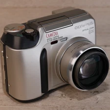 Olympus CAMEDIA C-720 Ultra Zoom 3.0MP Digital Camera - Silver *TESTED* W AA Bat