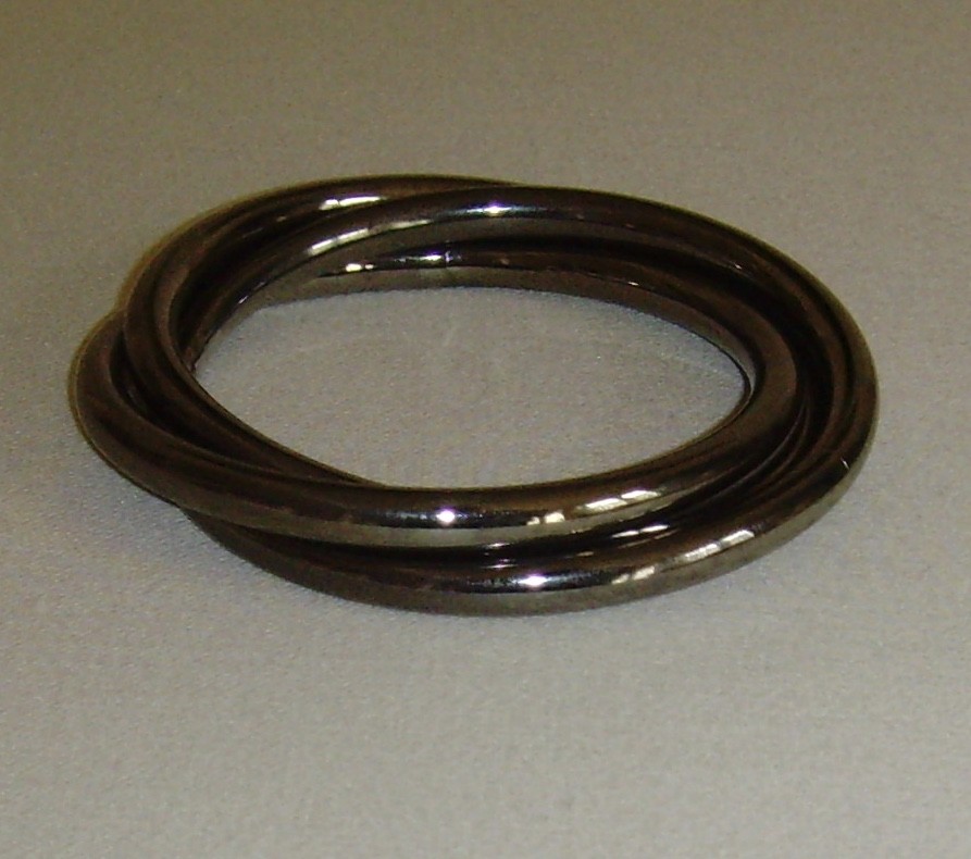 Gunmetal Tone Interlocking Bangle set - image 6