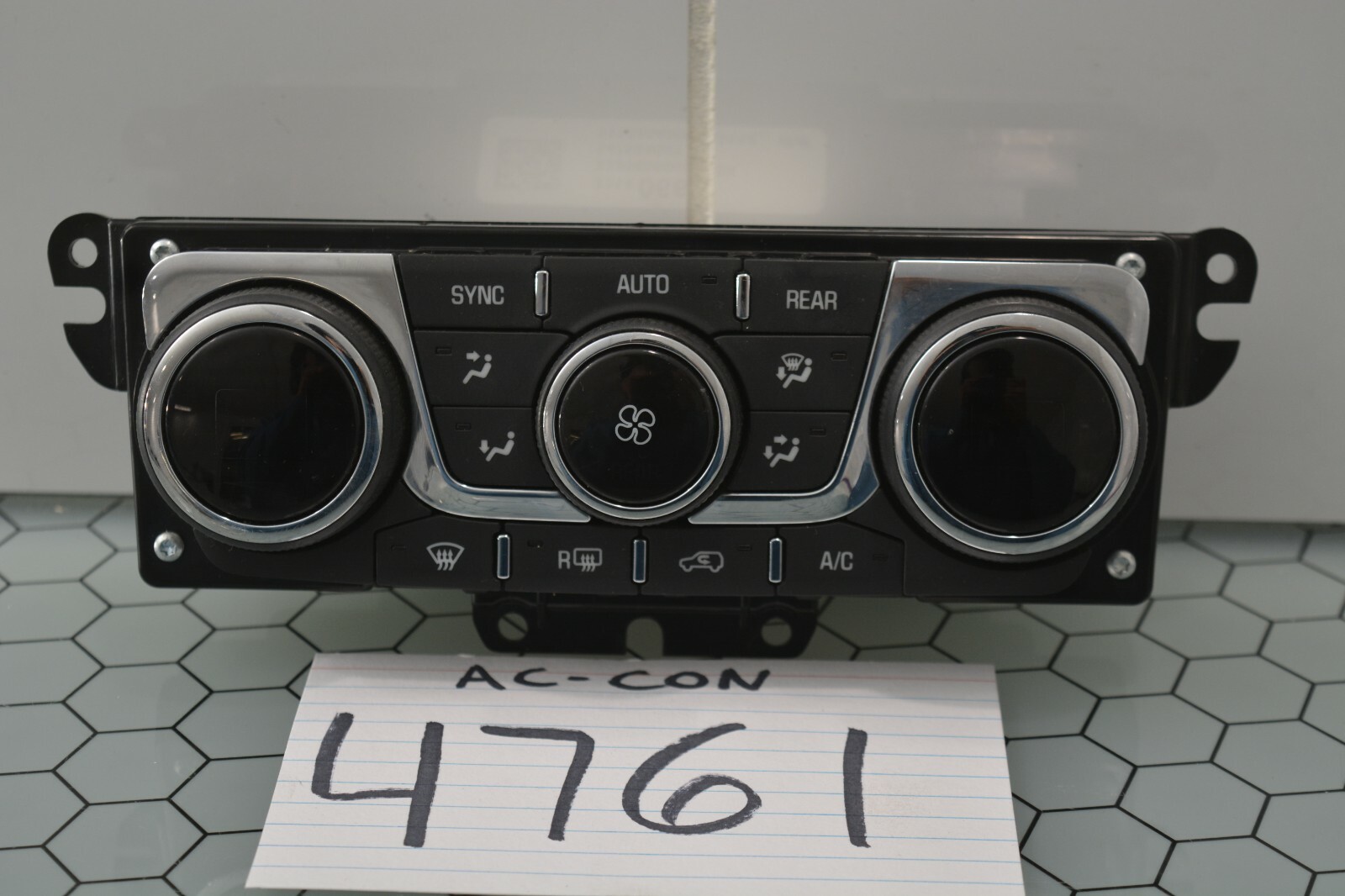13 14 15 16 GMC Acadia AC and Heater Control Used Stock #4761-AC