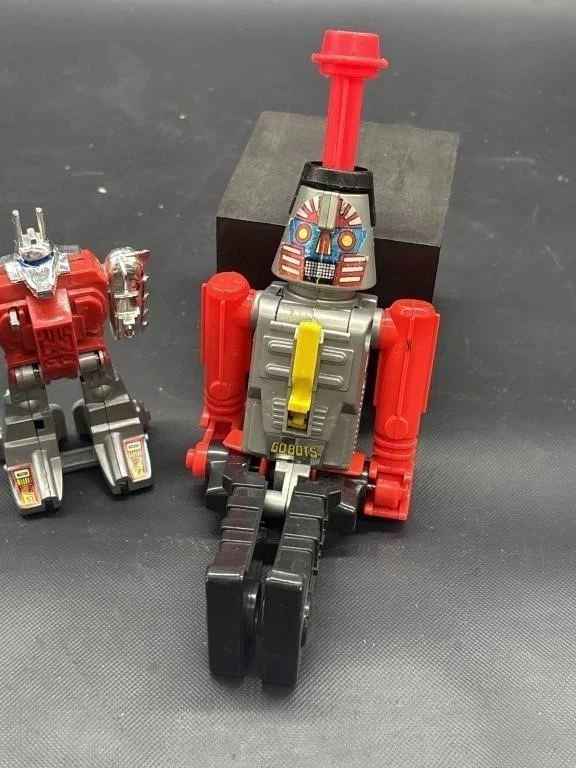 Chanclas Arco GoBots 1984 Ro-Gun Cap Transformer y 1985 Transistor Robots Foto 2 de 4