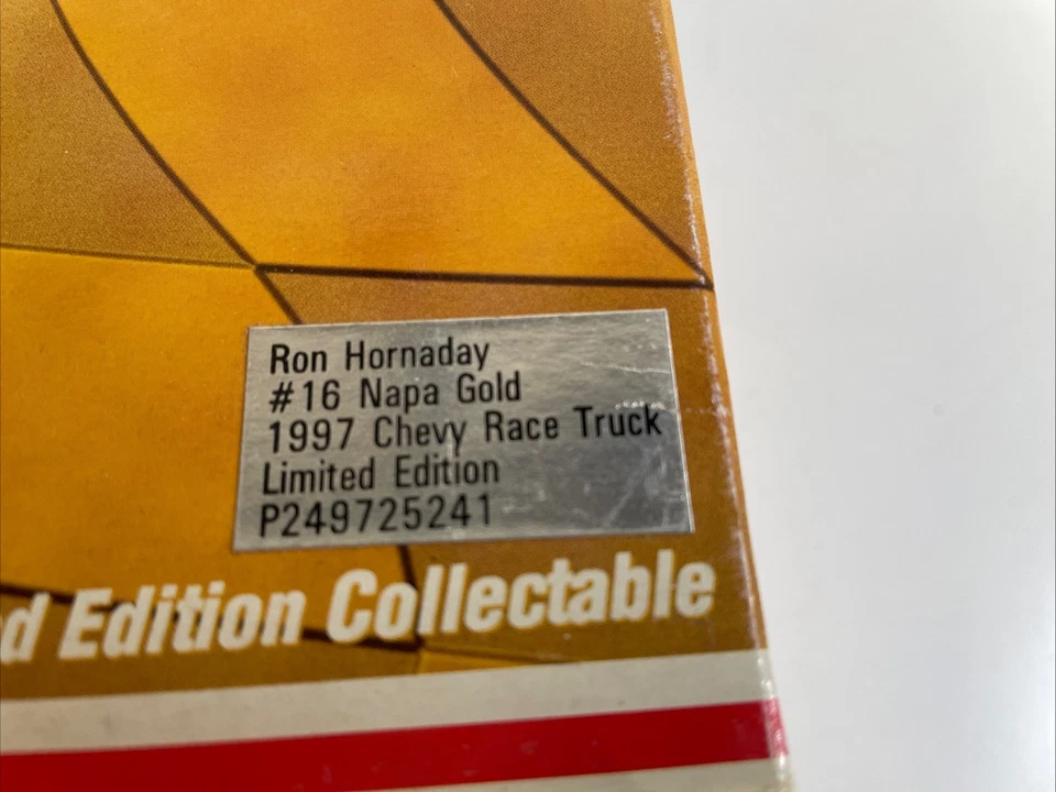 Camión de carreras Action 1997 Ron Hornaday 16 NAPA serie 1/24 camión campeón lote dorado Foto 3 de 4