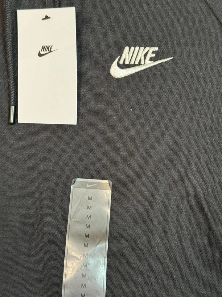 Nike Women's  Sweatshirt size M BV4124-010 NWT - Image 4 of 4