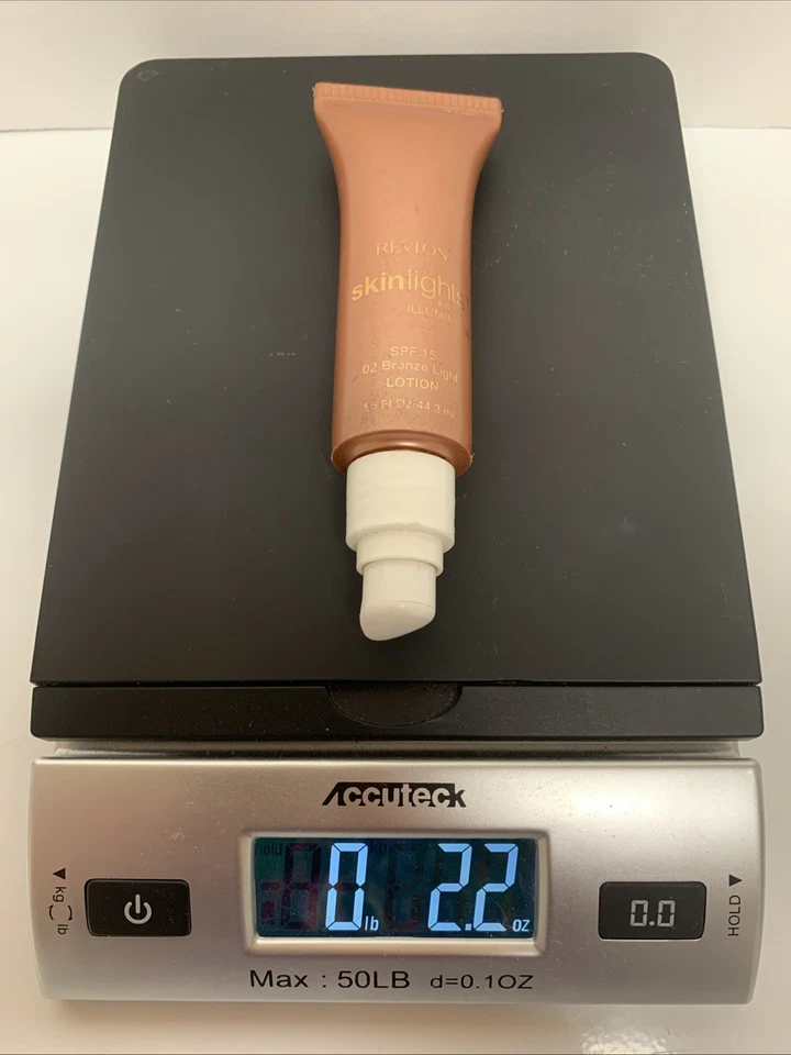 Revlon Skinlights Face Illuminator #02 Bronze Light Lotion 1.5 oz SPF 10 READ*** - Image 3 of 3