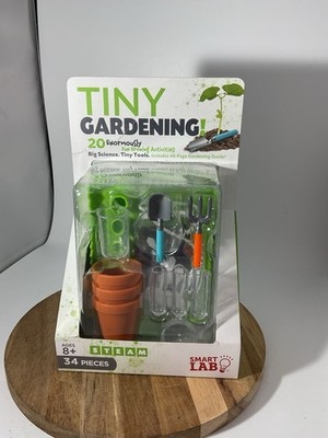 Tiny Gardening Smart Lab World s Smallest Gardening Kit NIB ((M)