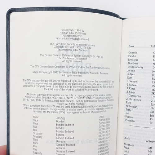 The Holy Bible NIV Ultrathin Reference Blue Genuine Leather Index Holman 1986 AC - Picture 7 of 20