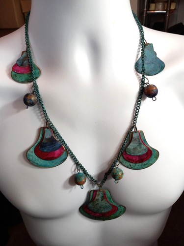 Vtg Shell Necklace, 24" in length, turqoise multi color, Calif. Style - Picture 3 of 3