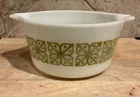 Vintage PYREX Verde Green Square Flowers Casserole Dish No Lid 473  1qt Ovenware