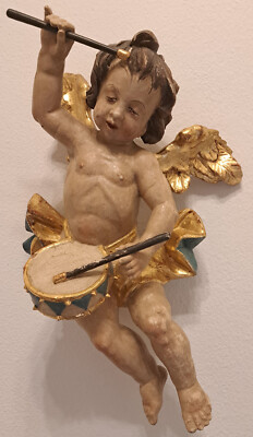 Alter Putto mit Trommel 47 cm wohl Grödner Tal  gefasst und vergoldet