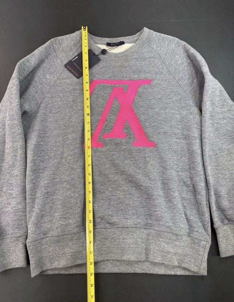 路易威登 Upside Down LV 圆领运动衫灰色粉色标志男式 L 全新 — 第 2/4 张图片