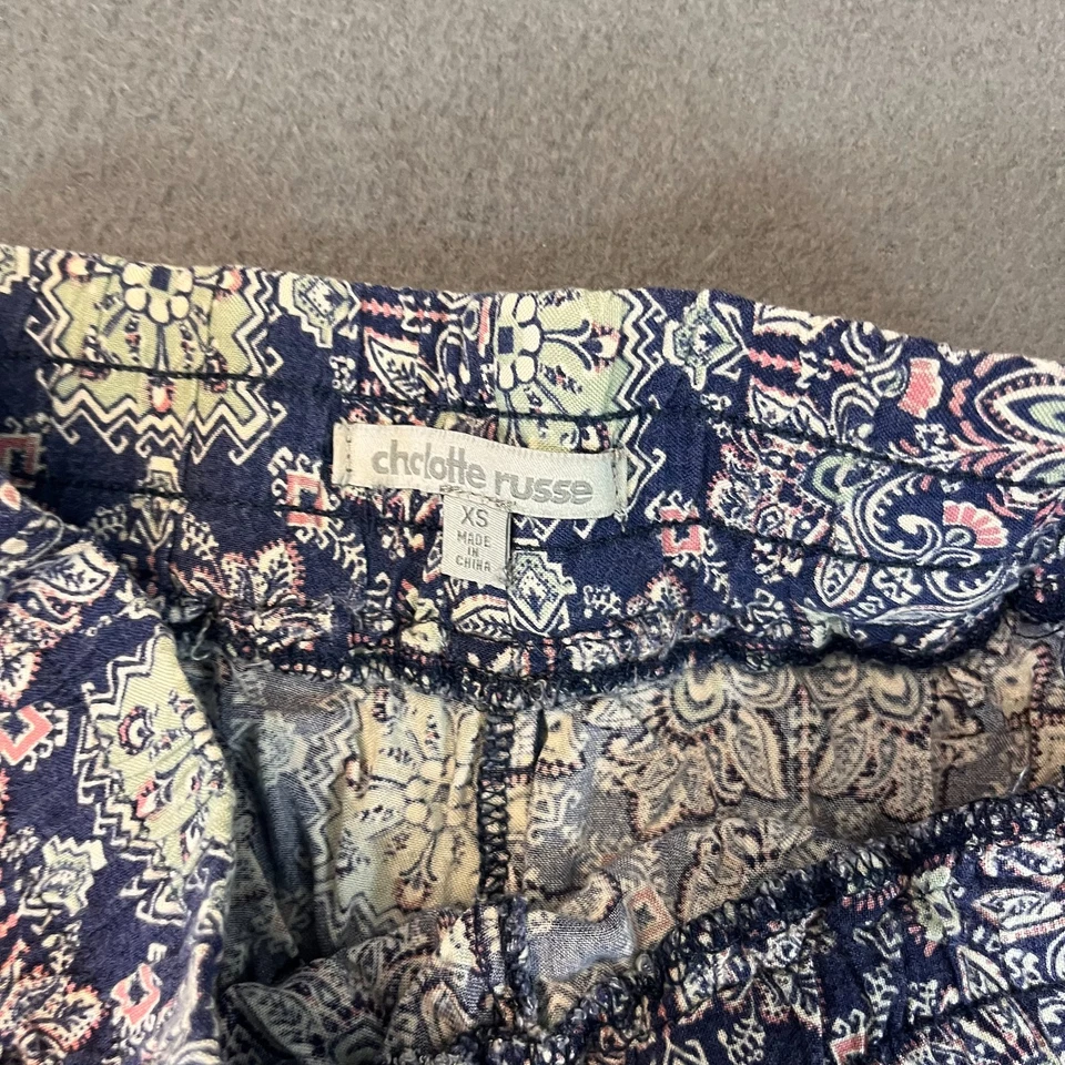 Pantalones Cortos Charlotte Russe Paisley Para Mujer XS Fluidos Florales Ornamentados Púrpura Volantes Foto 2 de 4