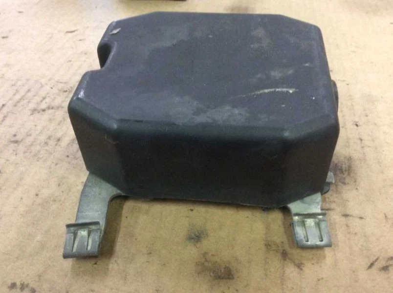 80 81 82 83 84 85 MERCEDES BENZ 300D 300CD 300TD РЕЛЕ ДЕРЖАТЕЛЬ И КРЫШКА - Изображение 2 из 4