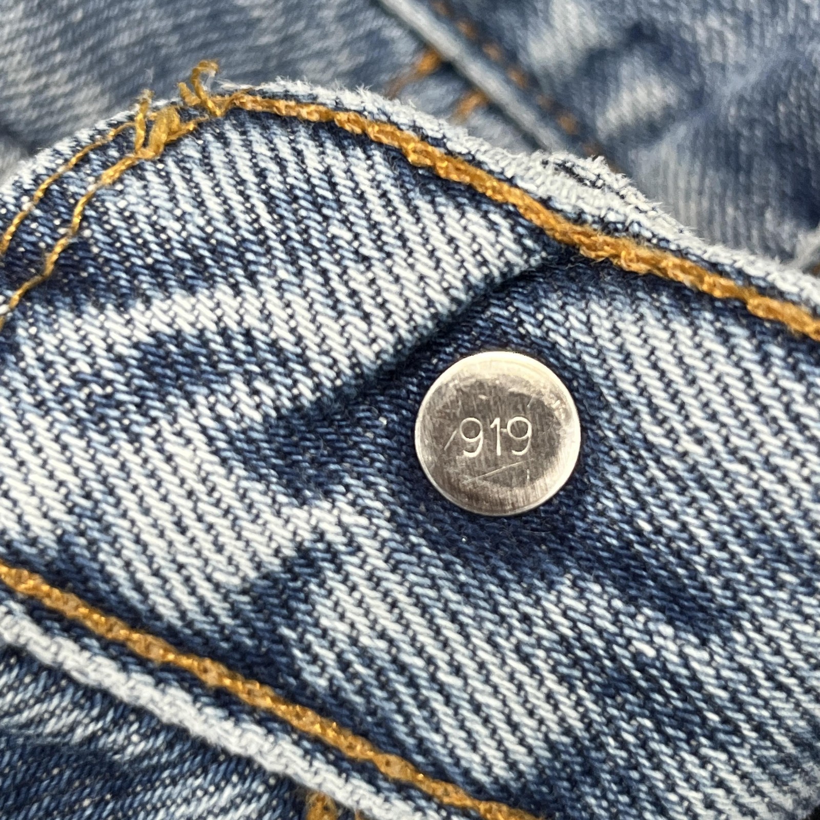 VTG Levi's 550 Jeans Mens 36x32 Blue Grunge Faded Relaxed Fit Tapered Leg Denim