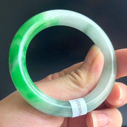 Zertifizierter grüner 55,5 mm natürlicher Grade A Burma Jadeit Armreif Armband 5451