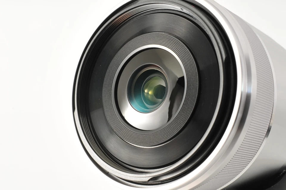 [Near MINT] Sony E 30mm f3.5 AF Auto Focus Macro Lens SEL30M35 Hood From JAPAN - Image 2 of 4