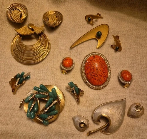 Vtg Lot 5 Designer Costume Jewelry Sets All Brooch Earrings Jade Pearl Coral
