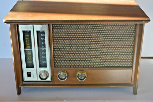 Vintage Zenith 1959 Model X334 Long Distance Tube Radio for Parts Repair
