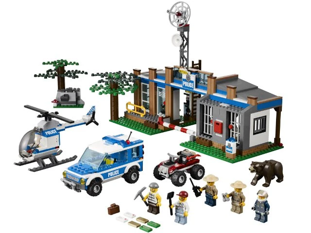 Lego Forest Police Station 4440 Town Minifigure Building Set - Image 2 of 4