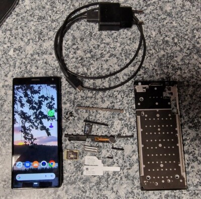 *** Sony Xperia 10 - 64GB - Schwarz TEILDEFEKT! ***