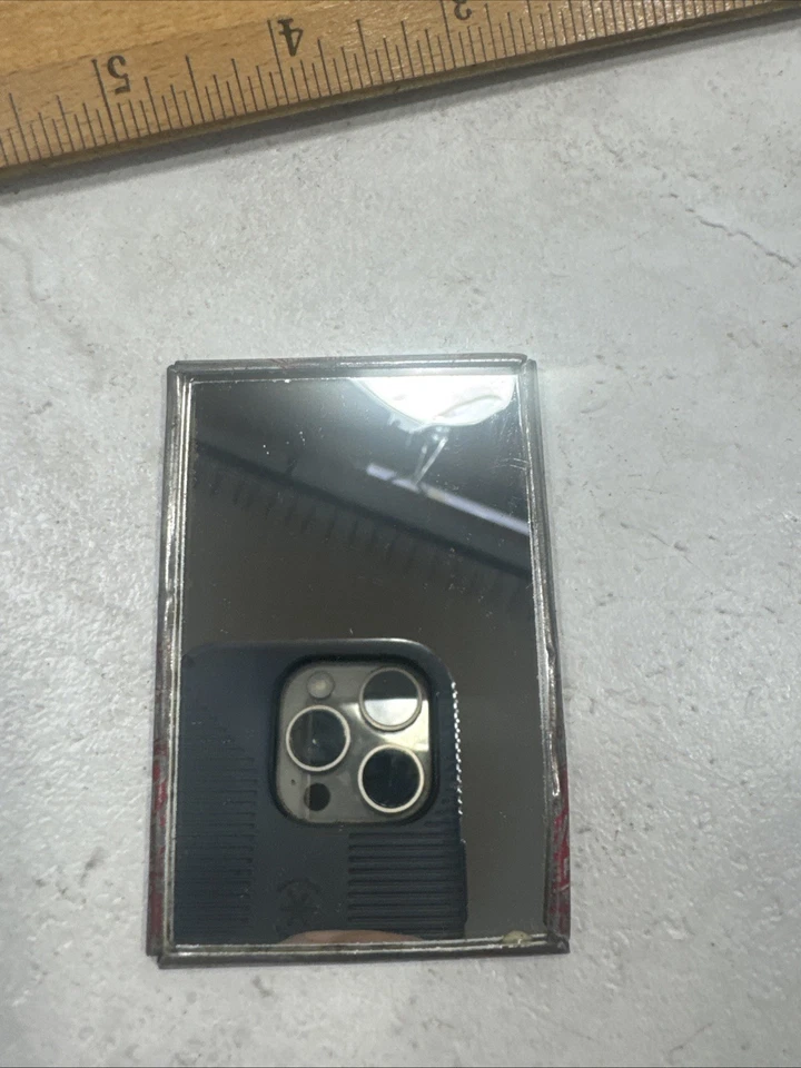 Espejo de bolsillo publicitario vintage McCready’s Milk Berlin, New Hampshire Foto 2 de 3