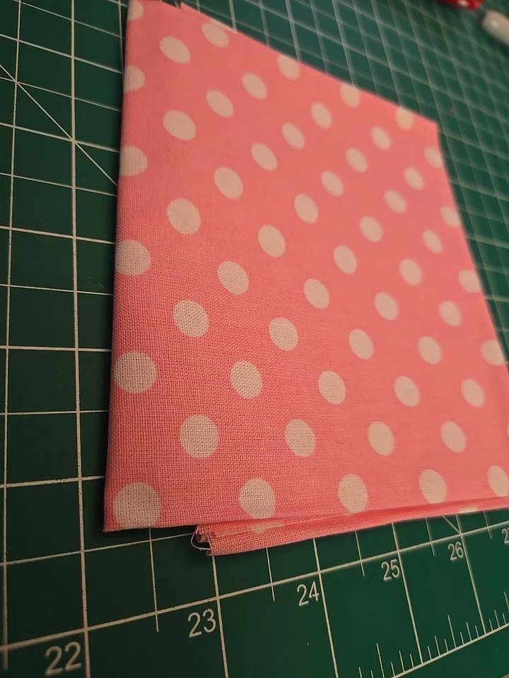 FAT QUARTER BUNDLE Dots Polka Black Pink Red Green 5pk  Set New Cotton Quilt - Image 3 of 4