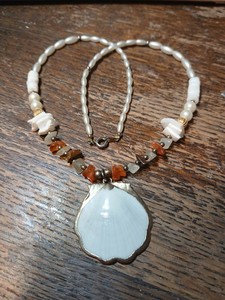 Vtg Carnelian Chip Heishi Southwestern Gold Dipped Shell Pendant Necklace Tribal