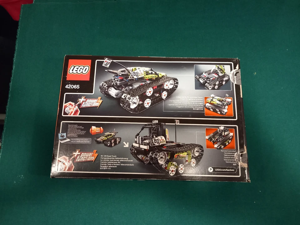 LEGO Technic 42065 RC Tracked Racer, foto 2 di 4