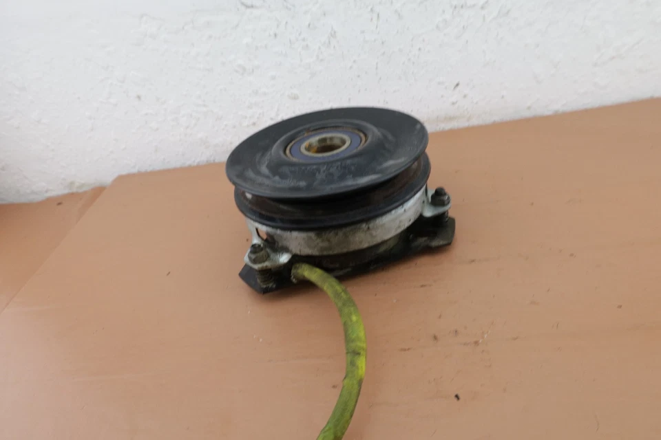 Briggs & Stratton 303447 0447 01 cortacésped OEM Warner toma de fuerza embrague 521568 Foto 4 de 4