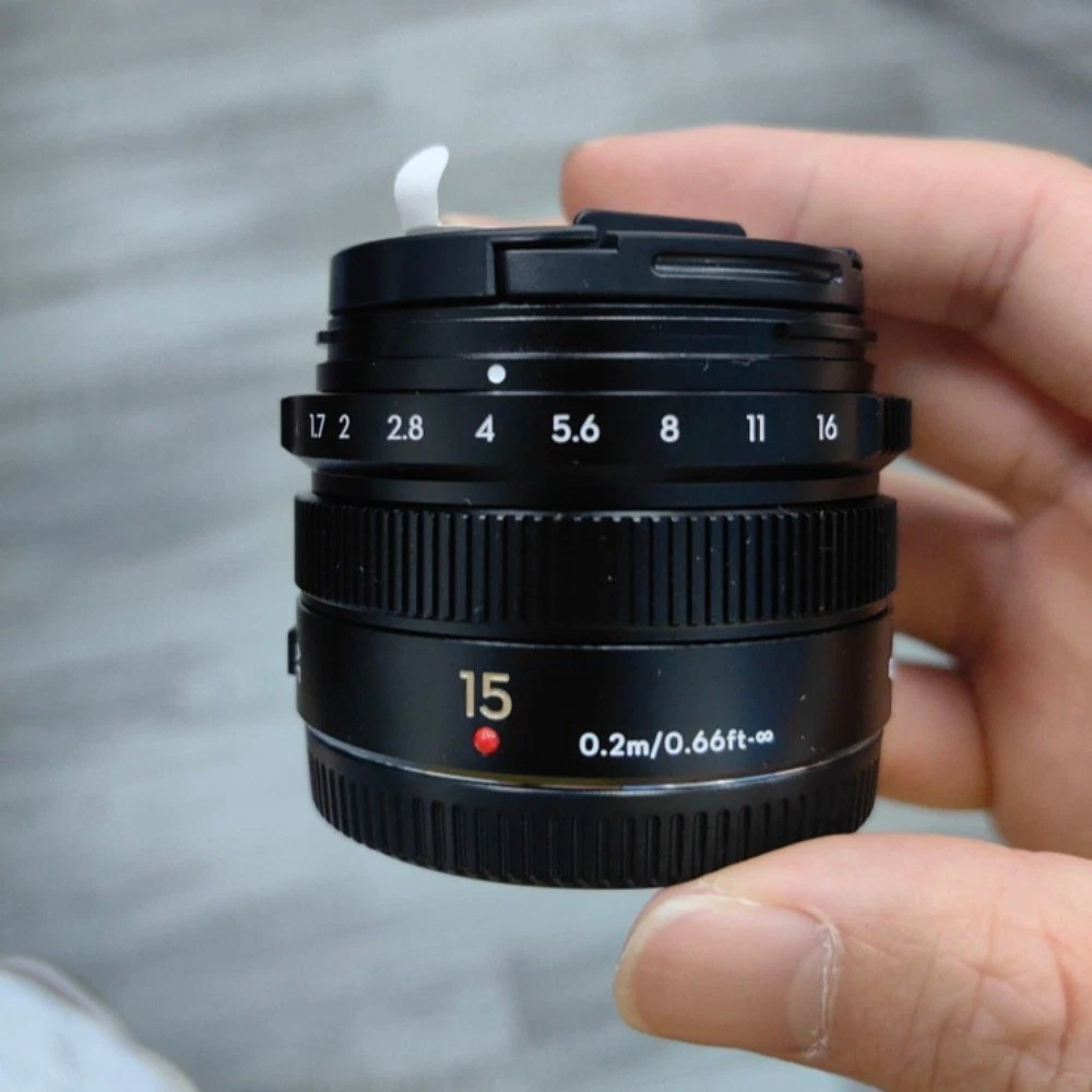Micro Four Thirds Camera Lenses 15mm Focal f/1.7 Maximum Aperture