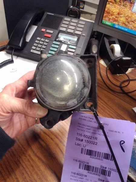 Luz antiniebla de esquina/estacionamiento para pasajeros compatible con 98-01 AUDI A6 260632 Foto 2 de 4