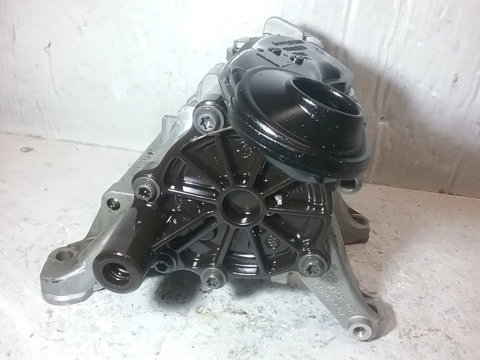 2017-2018 BMW 330I 2.0L 4 Cylinder Engine Oil Pump 7624135 (ZC103) - Image 4 of 4