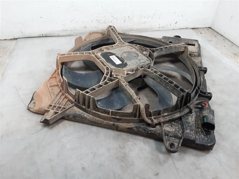 Jeep JK Wrangler OEM Electric Engine Cooling Fan Motor w Shroud 2012-2017  92045 - Image 3 of 4