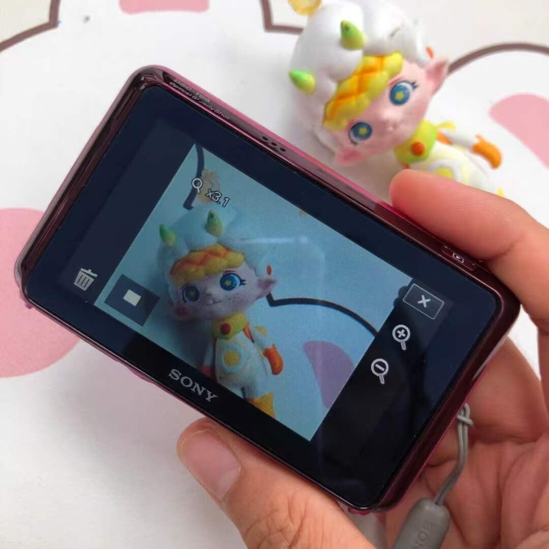 【予約済み】SONY Cyber-shot DSC-T99／ピンク SONY Cyber Shot DSC-T99 CCD 14.1MP 4x Optical Zoom Digital