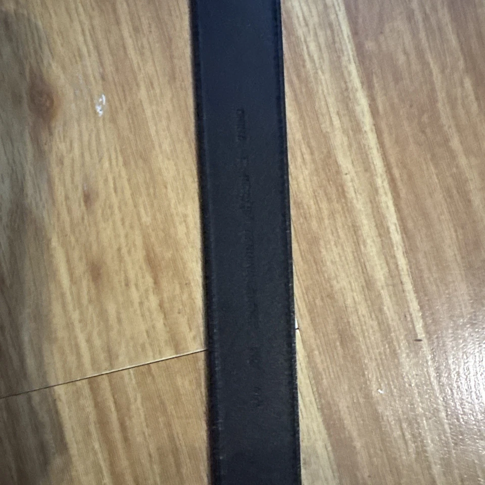 Cinturón deslizante ajustable Chico's de cuero negro plateado con eslabones de cadena Foto 3 de 4