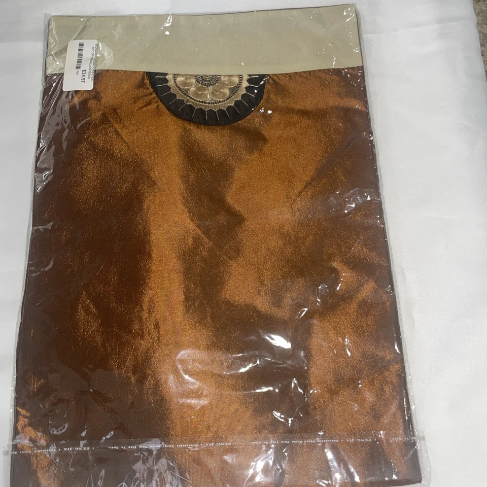 NEW ORIENTAL 6 SILK MEDALLION PLACEMATS W SIX SETS CHOPSTICKS With Holder - Image 4 of 4