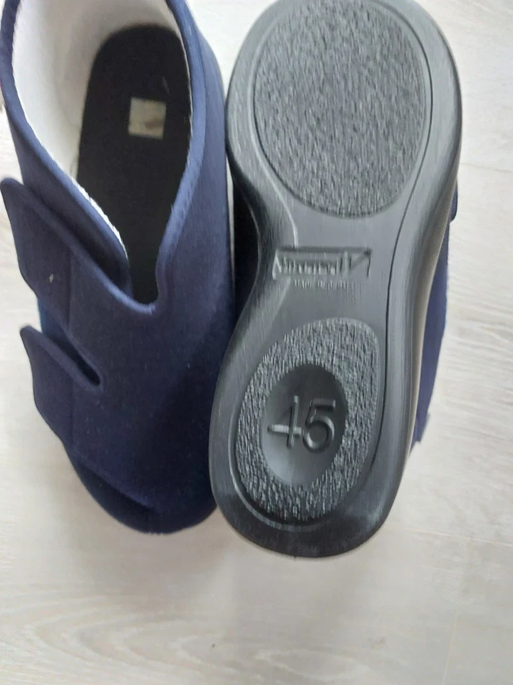 Varomed Verbandschuhe Gr. 45 Klettverschluss Varomed Neuwertig ungetragen - Bild 3 von 4