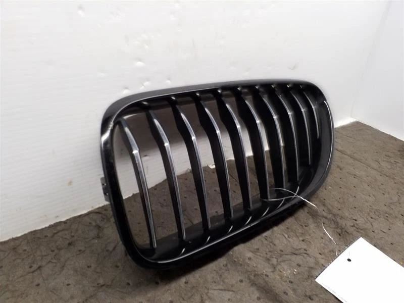 Driver Grille Upper Bumper Mounted Chrome And Black Fits 12-15 BMW 640i 701183 - Image 2 of 4