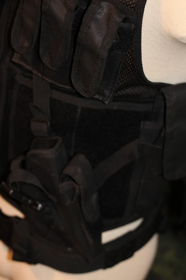 UTG 547 Law Enforcement/Security Tactical Vest - USED - Black - Image 4 of 4
