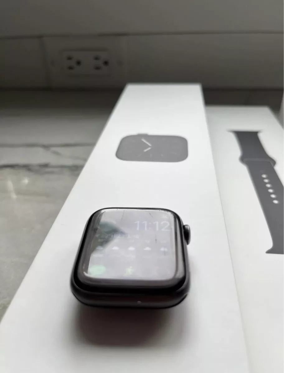 Black apple online watch 5