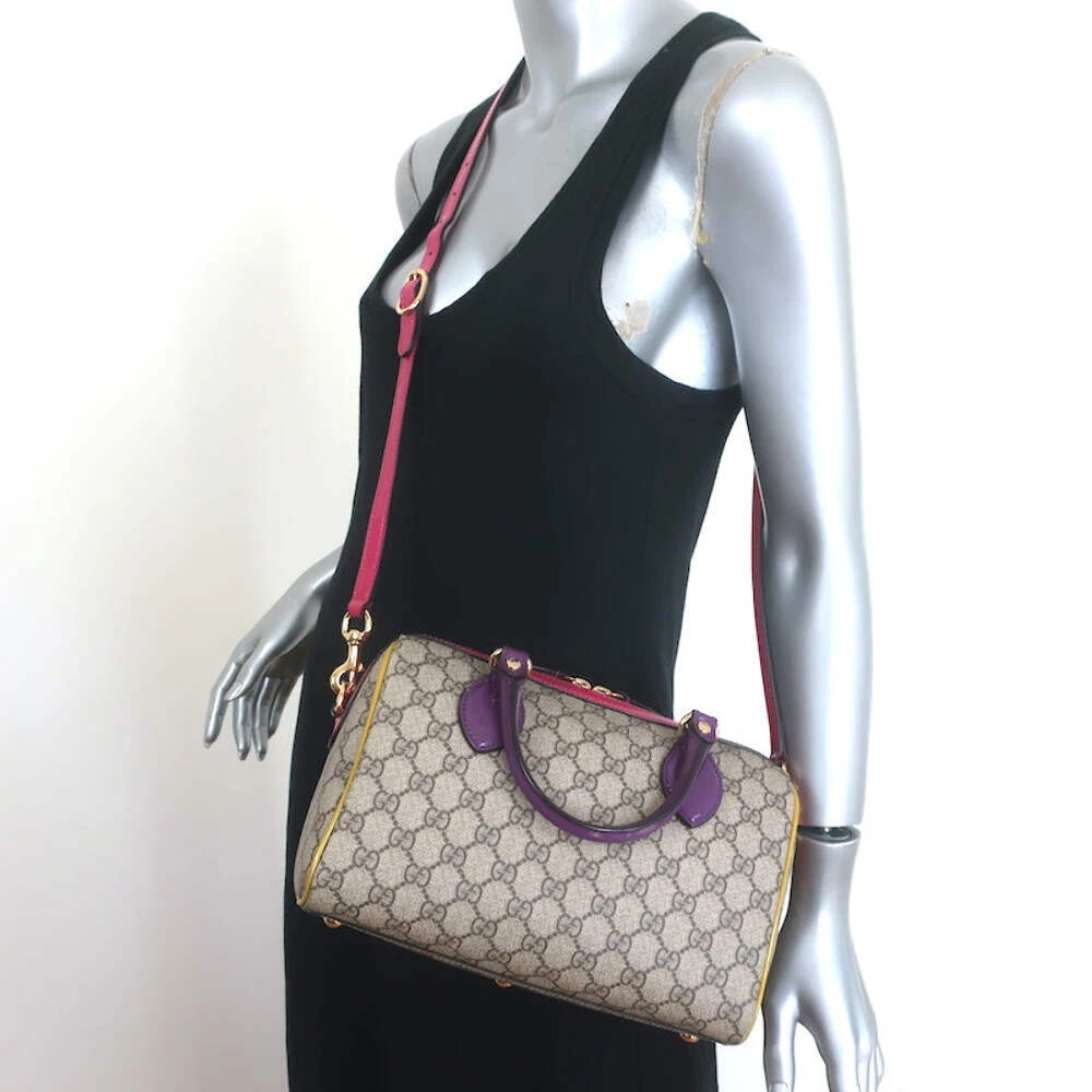 Gucci édition limitée GG Supreme petit sac Boston marron avec bordure multicolore