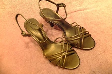 Michelle D Bronze Leather Open Toe 2.75" Heel Ankle Strap Sz 6.5M So Nice