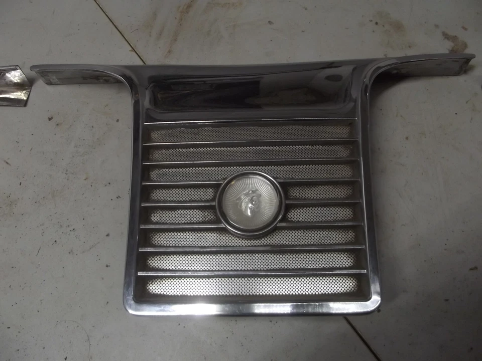 Mercury 1965 convertible asiento trasero moldura de acero inoxidable Foto 2 de 4