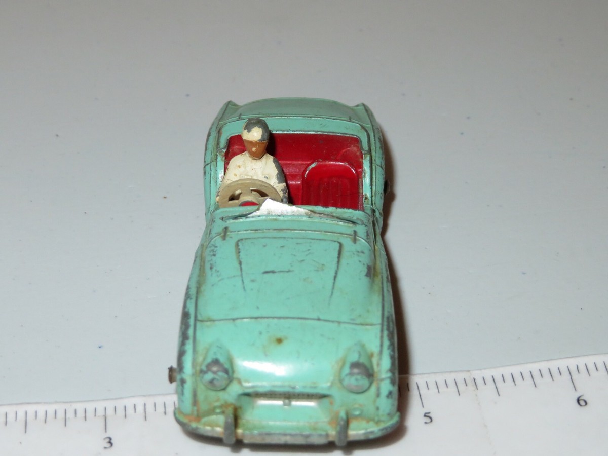 DINKY TOYS 105 TRIUMPH TR2 AVEC MOYEUX FILES