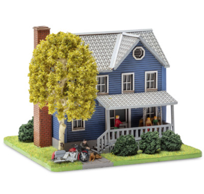 HO Scale Grandma's House, Prelit, Building Accessory, Detailed, Preassembled NEW