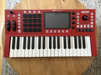Akai MPC Key 37 Synthesizer & Sampler Inkl. Netzteil, Neuwertig