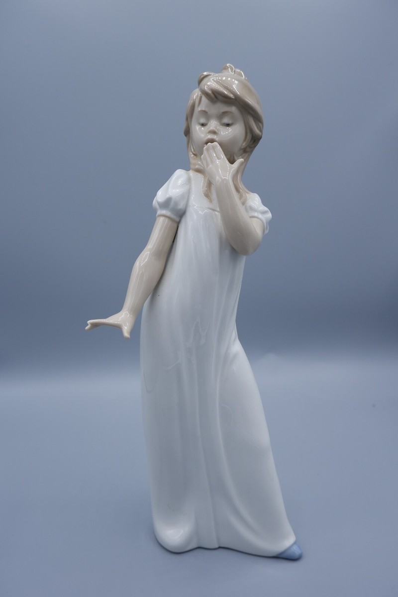 Vintage NAO by Lladro - 