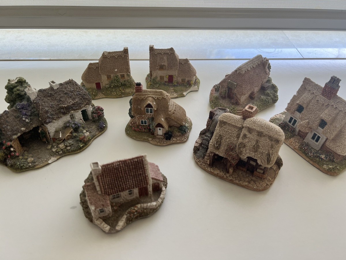 8 Vintage Lilliput Lane Cottages Great Collection - Read