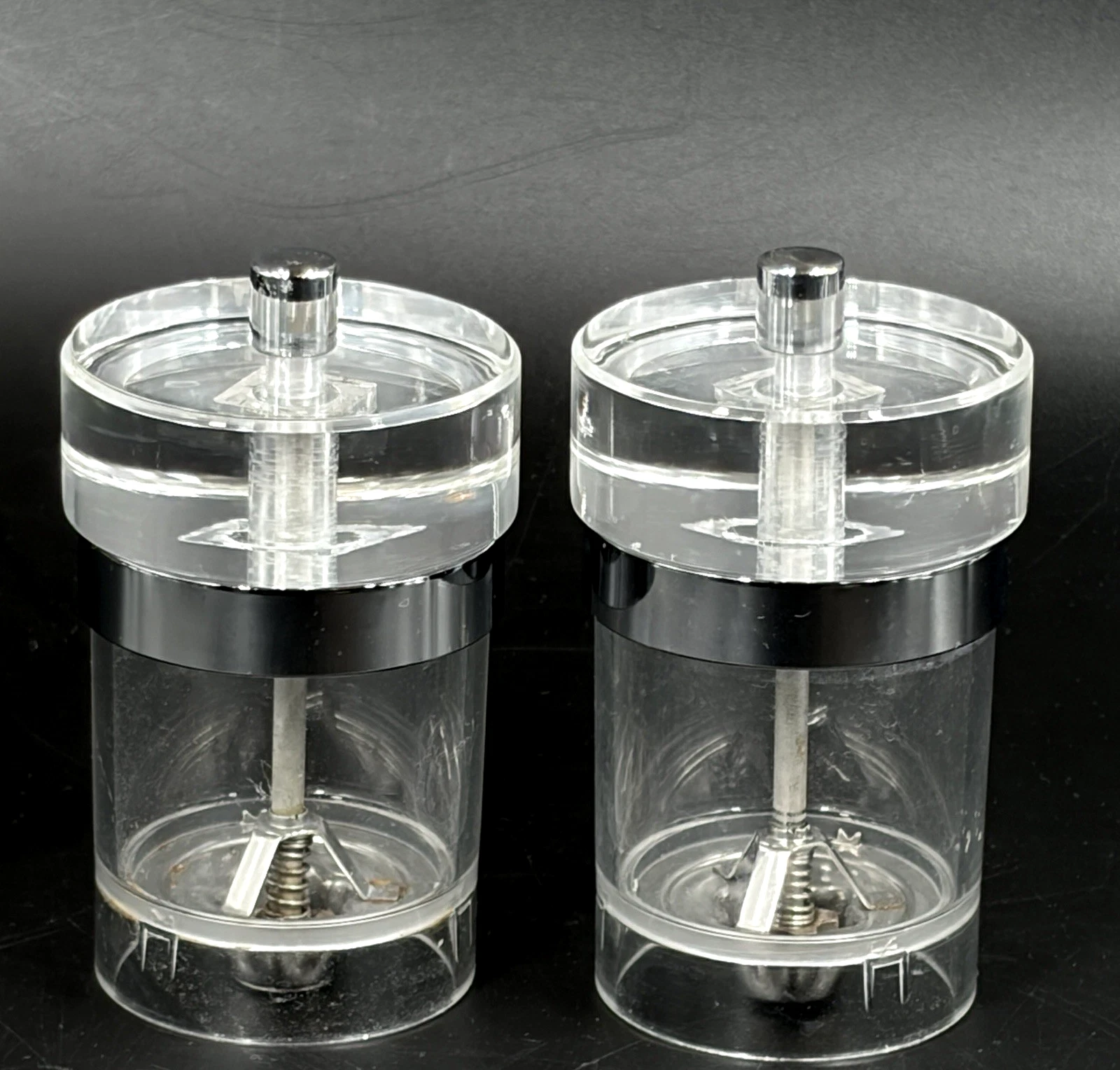 Vintage Acrylic Salt MPepper Grinder Set Clear Chrome Twist Top Spice Mills